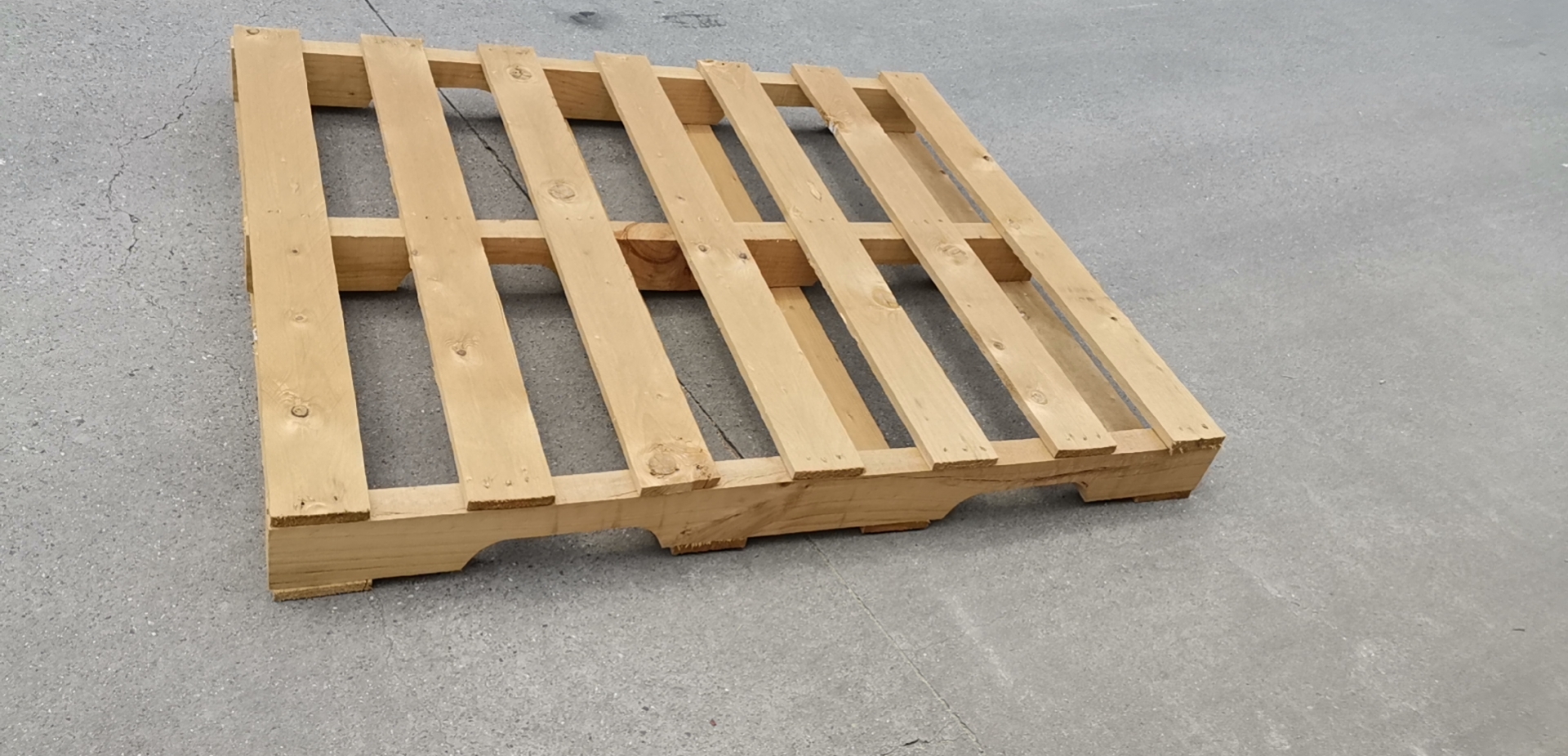 路北根据材质选择木托盘